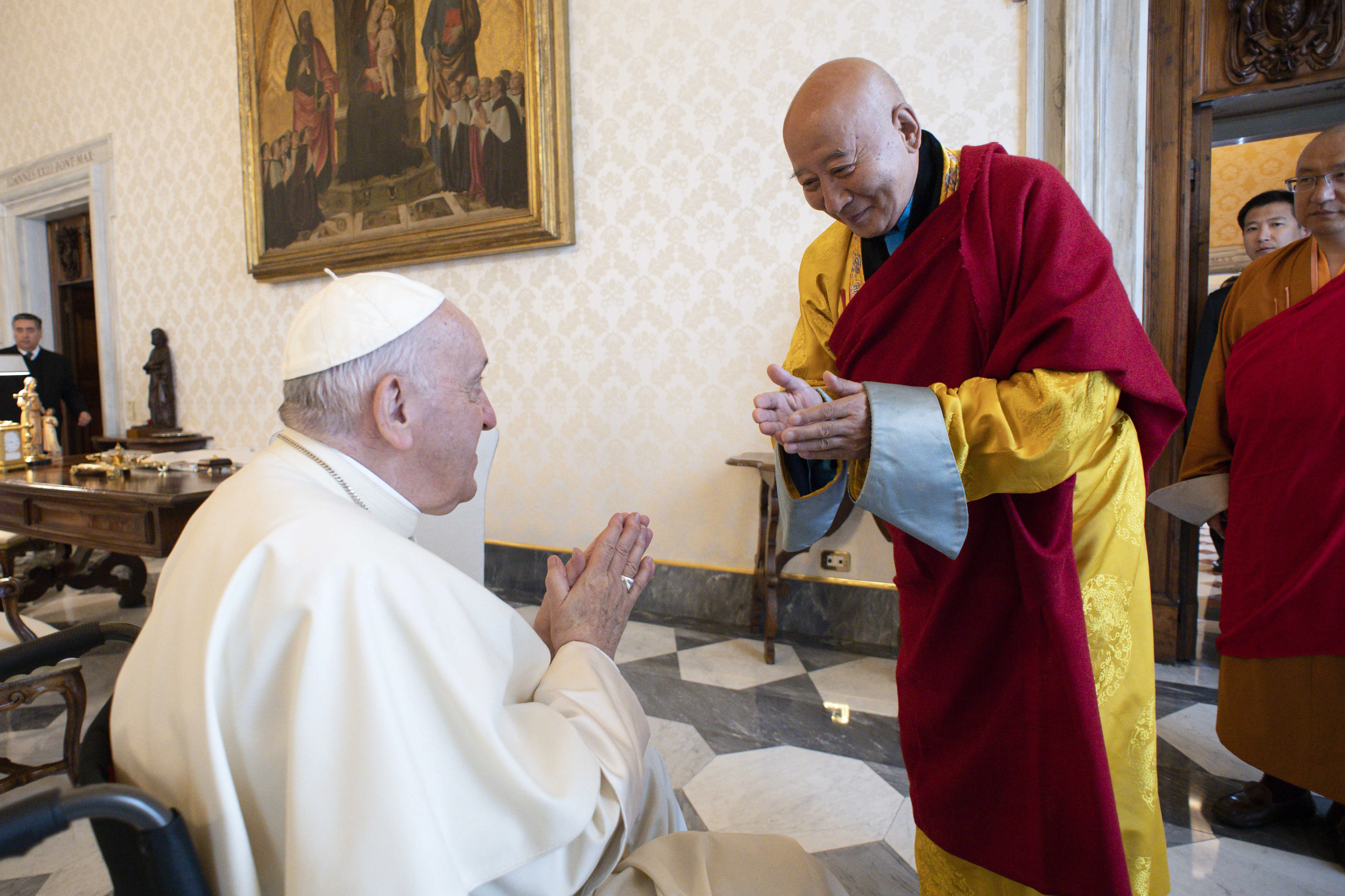 Pope Francis met with an interreligious delegation including leaders of Buddhism in Mongolia on May 28, 2022?w=200&h=150