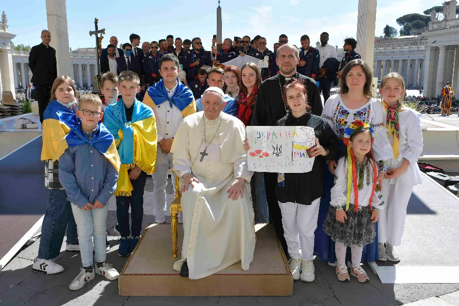 Pope Francis’ general audience in St. Peter’s Square, April 27, 2022.?w=200&h=150
