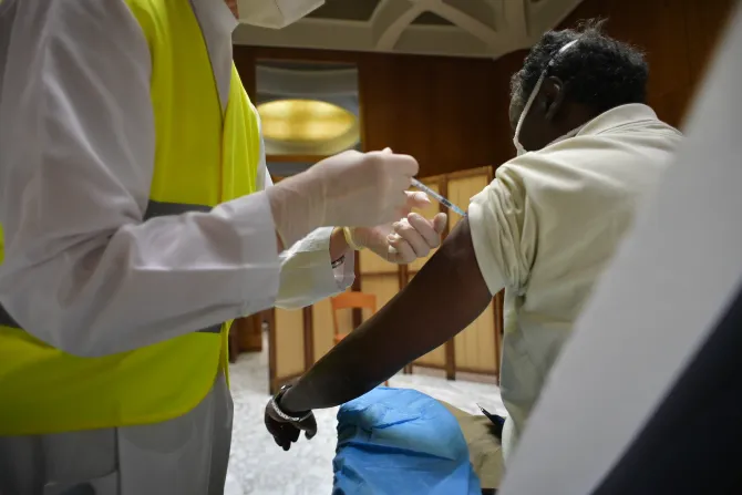 The Vatican gave the COVID-19 vaccine to 100 people staying at a Rome shelter run by the Missionaries of Charity on March 31, 2021