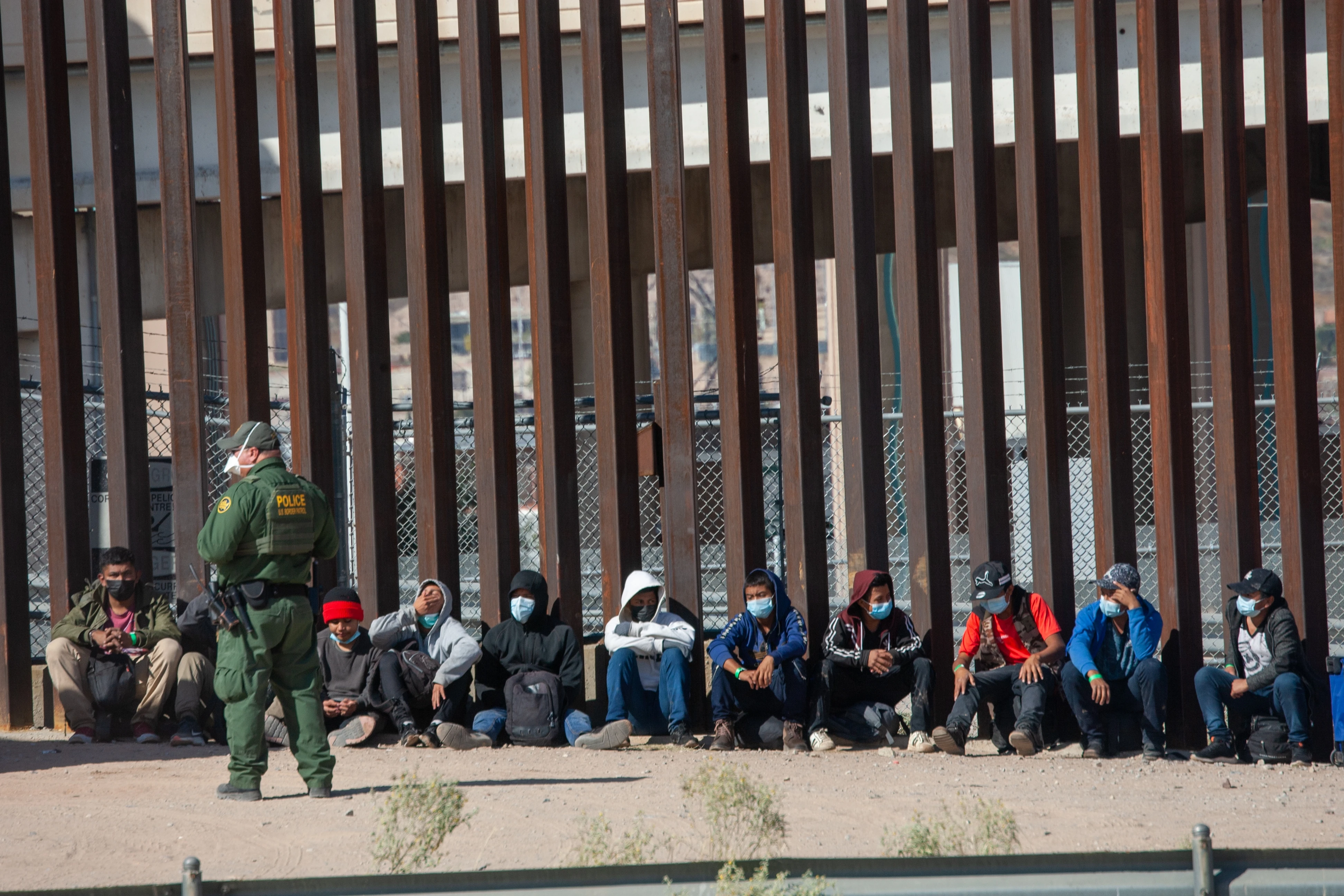 беженцы в америке. граница мексики и сша беженцы. лагерь беженцев. миграционный кризис в сша. мигранты стена.