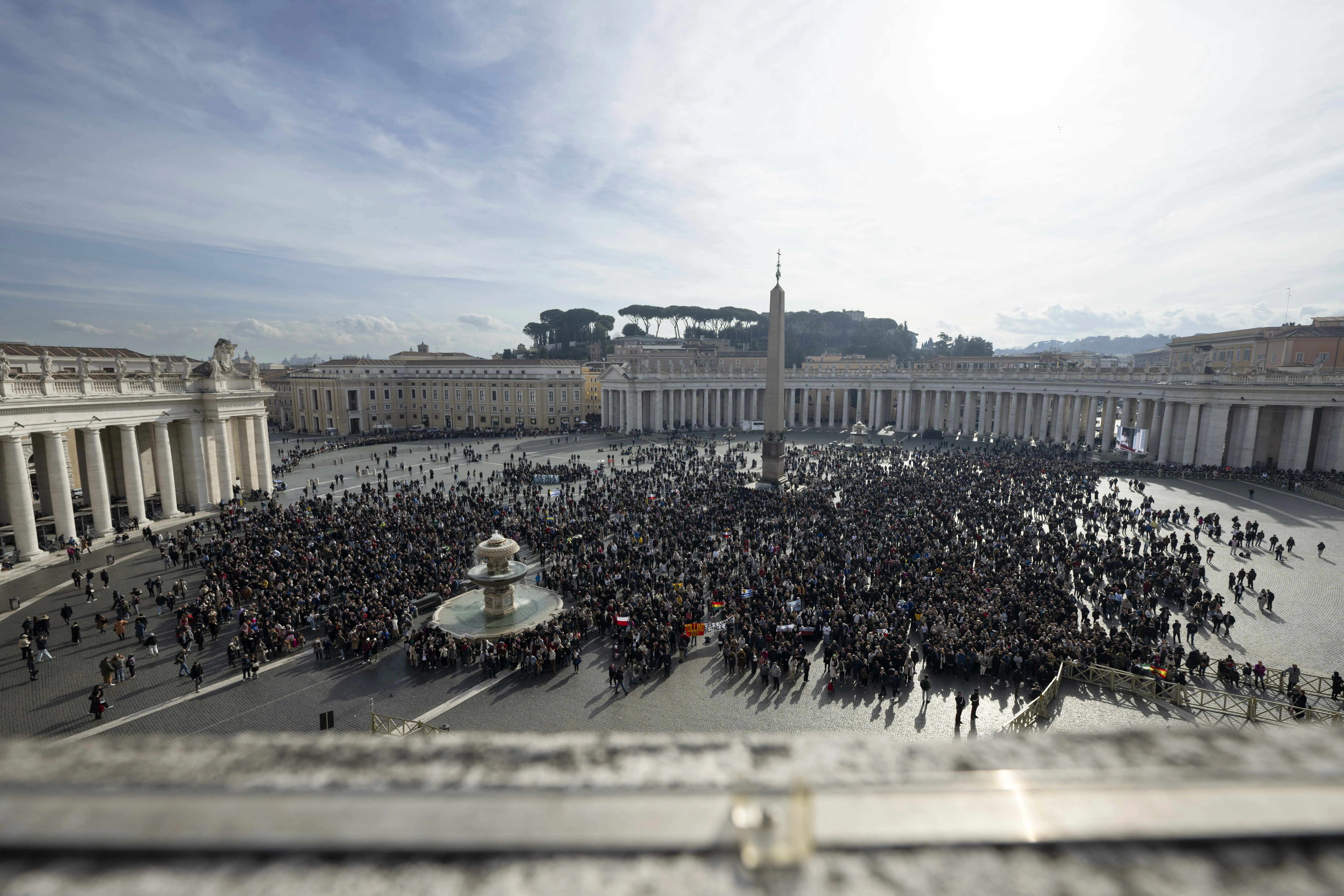 The crowd in St. Peter's Square for the pope's Angelus address on Jan. 14, 2024.?w=200&h=150
