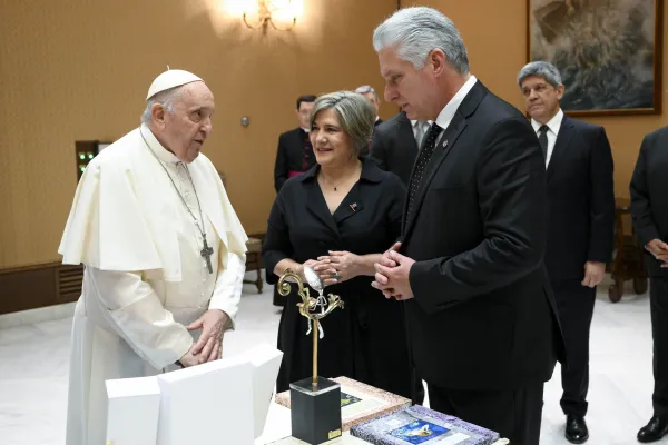 Cuban President Miguel Díaz-Canel and his wife, Lis Cuesta Pedraza, present gifts to Pope Francis during their meeting on Tuesday, June 20, 2023, at the Vatican. Credit: Vatican Media