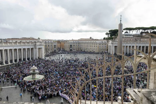 About 20,000 faithful gathered in St. Peter's Square at the Vatican on Oct. 22, 2023, to hear Pope Francis' Sunday Angelus message. Credit: Vatican Media