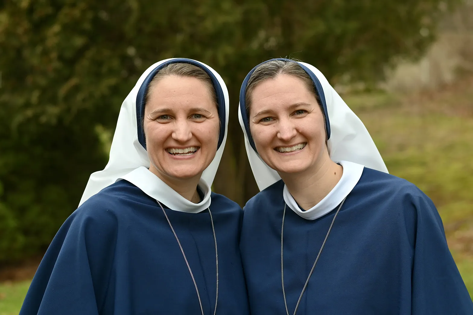 Sister Pia Jude (left) and Sister Luca Benedict (right), twin sisters and Sisters of Life.?w=200&h=150
