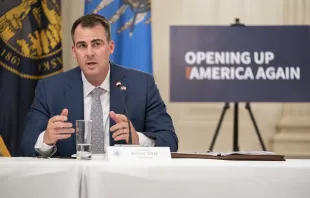 Oklahoma Gov. Kevin Stitt, a Republican, attends a roundtable at the White House in Washington, D.C., June 18, 2020. Official White House Photo by Shealah Craighead (public domain)