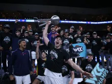 The St. Mary's mens basketball team wins the West Coast Conference, earning themselves a spot in the NCAA tournament.