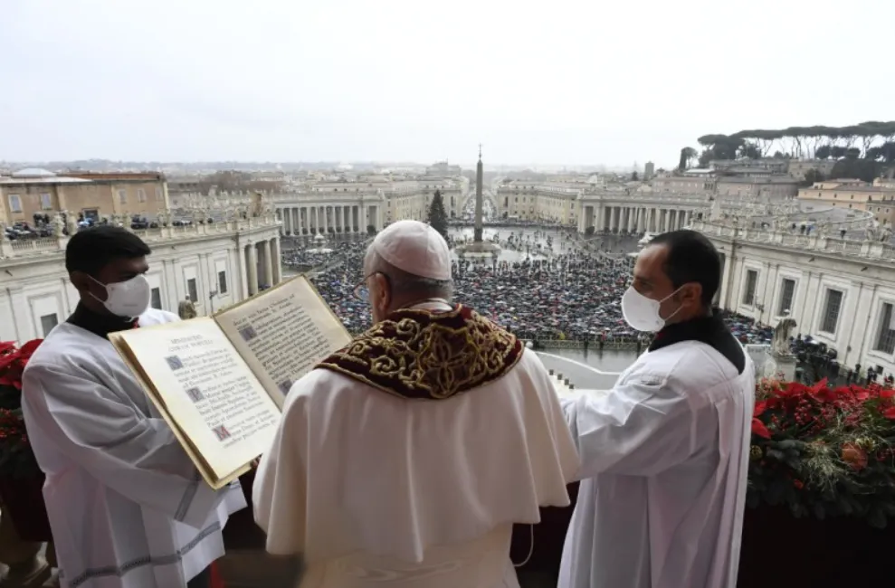 Pope Francis gives his Christmas ‘Urbi et Orbi’ blessing Dec. 25, 2021.?w=200&h=150