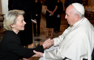 European Commission President Ursula von der Leyen meets Pope Francis at the Vatican, June 10, 2022. Vatican Media.