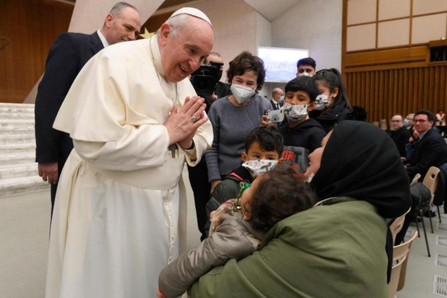Pope Francis urges European countries to take 'shared responsibility' for refugees and migrants | Catholic News Agency
