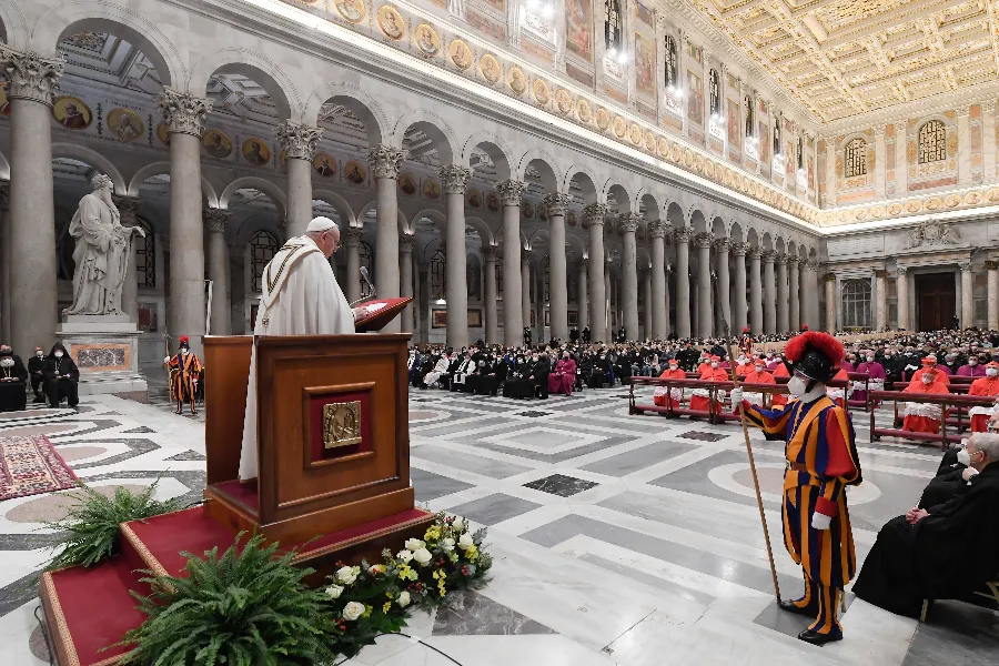 Pope Francis presides at the celebration of Second Vespers of the Solemnity of the Conversion of St. Paul at Rome’s Basilica of St. Paul Outside-the-Walls, Jan. 25, 2021.?w=200&h=150