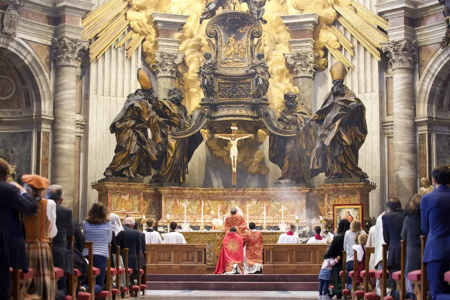 The Summorum Pontificum pilgrimage procession to St. Peter’s Basilica, and the Solemn High Mass at the Altar of the Chair in the Basilica, Oct. 30, 2021.?w=200&h=150