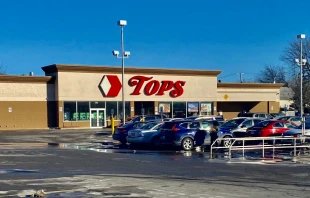Tops Friendly Market in Buffalo, New York, was the scene of a mass shooting on May 14, 2022. Andre Carrotflower via Wikimedia (CC BY-SA 4.0).