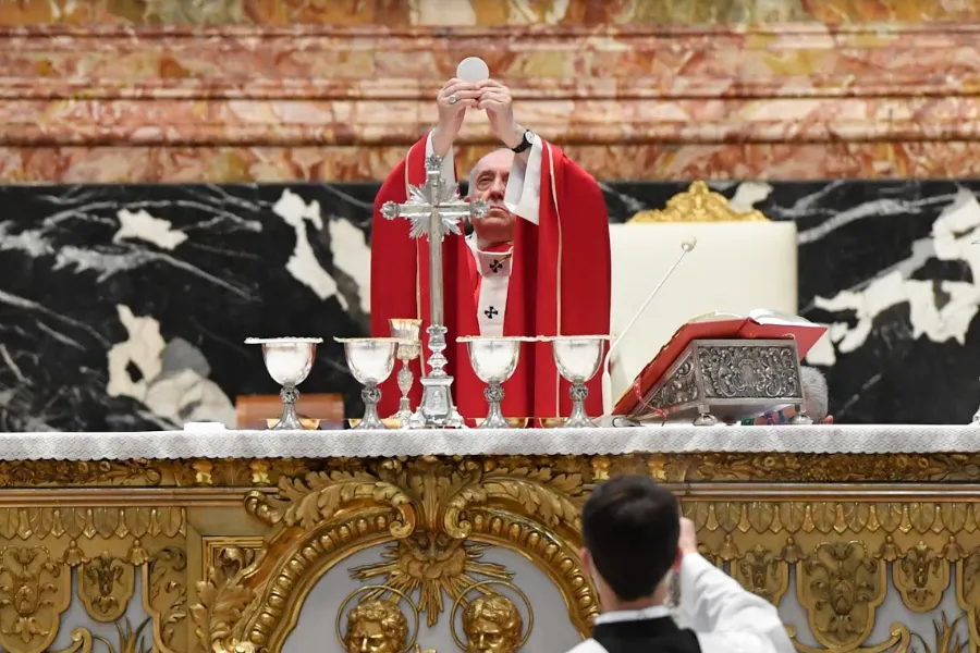 Pope Francis celebrates Mass in St. Peter’s Basilica for recently deceased cardinals and bishops, Nov. 4, 2021.?w=200&h=150