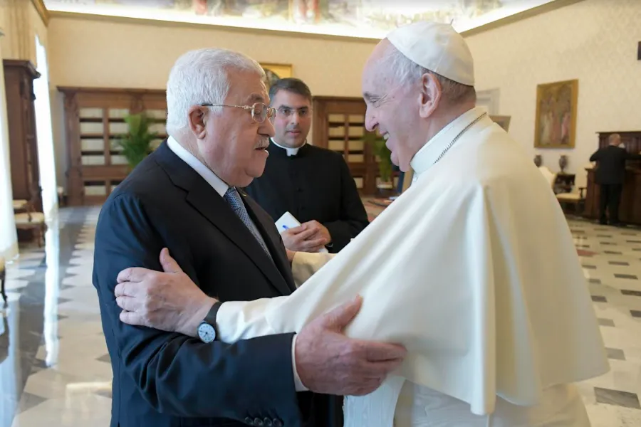Pope Francis meets Palestinian President Mahmoud Abbas at Vatican on Nov. 4, 2021. Vatican Media.?w=200&h=150