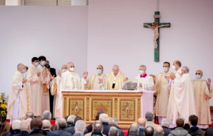 Pope Francis celebrates Mass at the Rome campus of the Catholic University of the Sacred Heart, Nov. 5, 2021. Daniel Ibáñez/CNA.