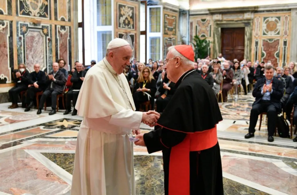Pope Francis greets participants in a conference on the Italian diaspora in Europe at the Vatican’s Clementine Hall, Nov. 11, 2021.?w=200&h=150