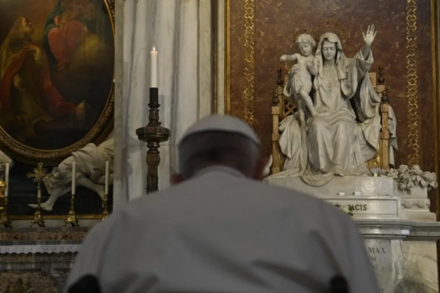 Pope Francis prays the rosary for peace in Rome’s Basilica of St. Mary Major, May 31, 2022.?w=200&h=150