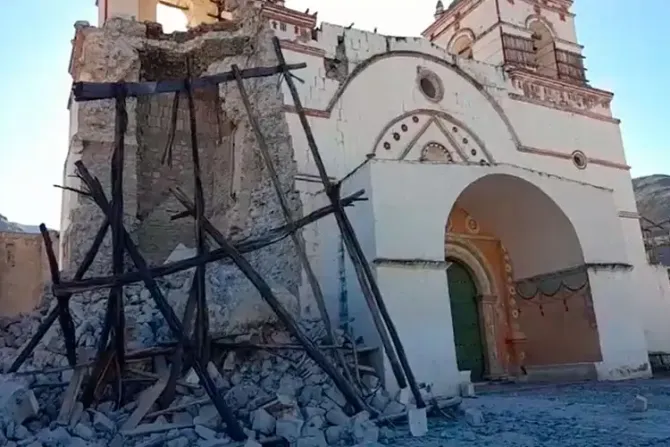 Peru church tower collapse