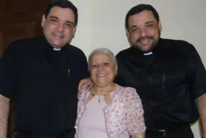 Eliete Dahan dos Santos with priest sons Wallace and Wellington