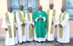 Bishop Aloysius Fondong Abangalo with the five priests who were among the nine captive released Oct. 22, 2022. Radio Evangelium Mamfe