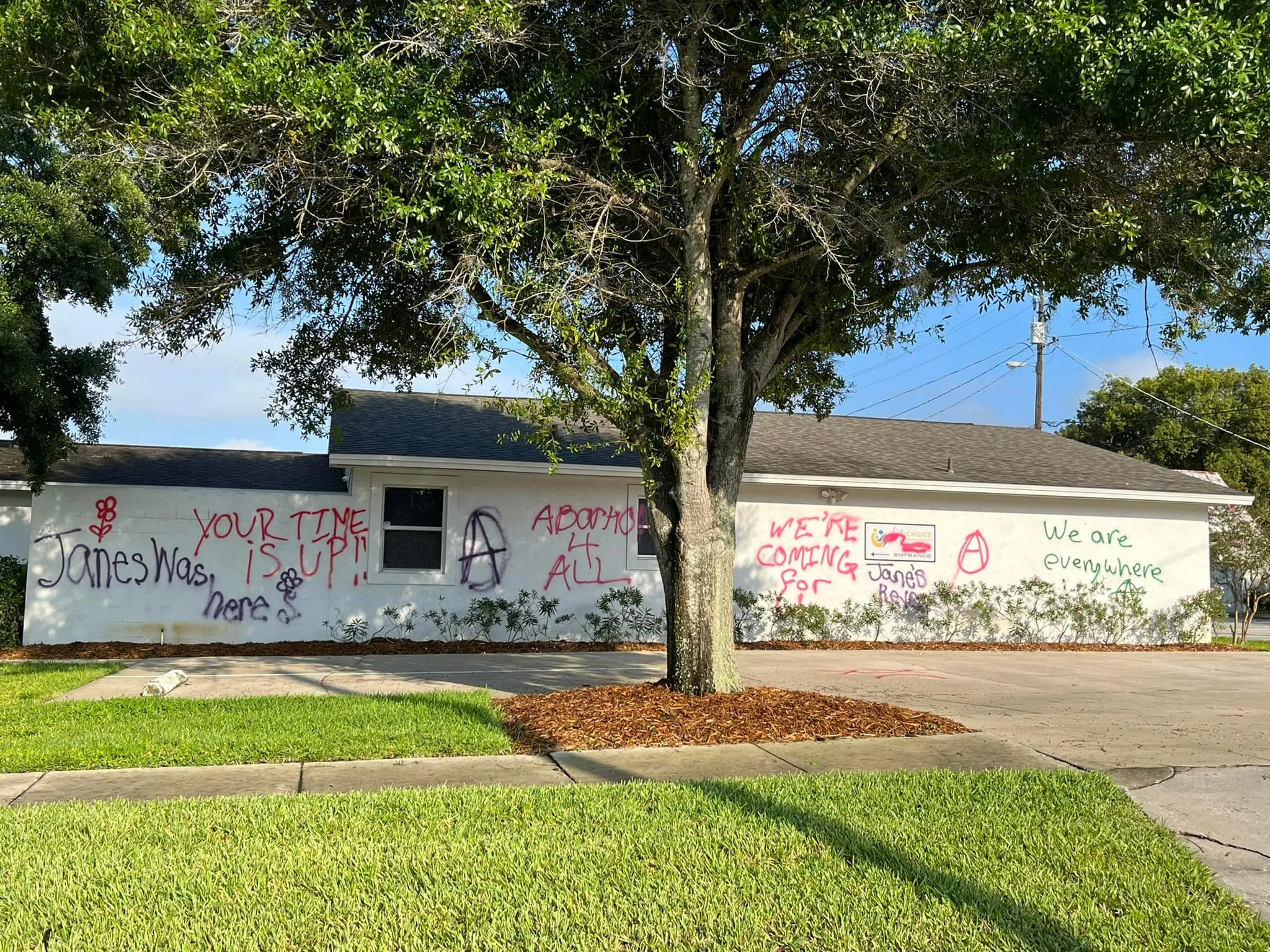 LifeChoice Pregnancy Center in Winter Haven, Florida was defaced with pro-abortion graffiti June 25, 2022.?w=200&h=150