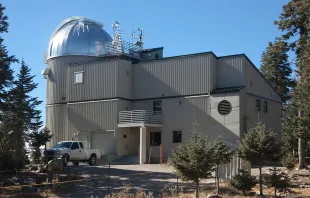 The Vatican Advanced Technology Telescope in Graham County, Arizona. Jjstott via Wikimedia (CC BY-SA 3.0)