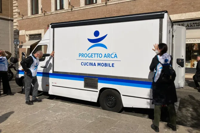 Progetto Arca’s mobile kitchen in Rome, Italy