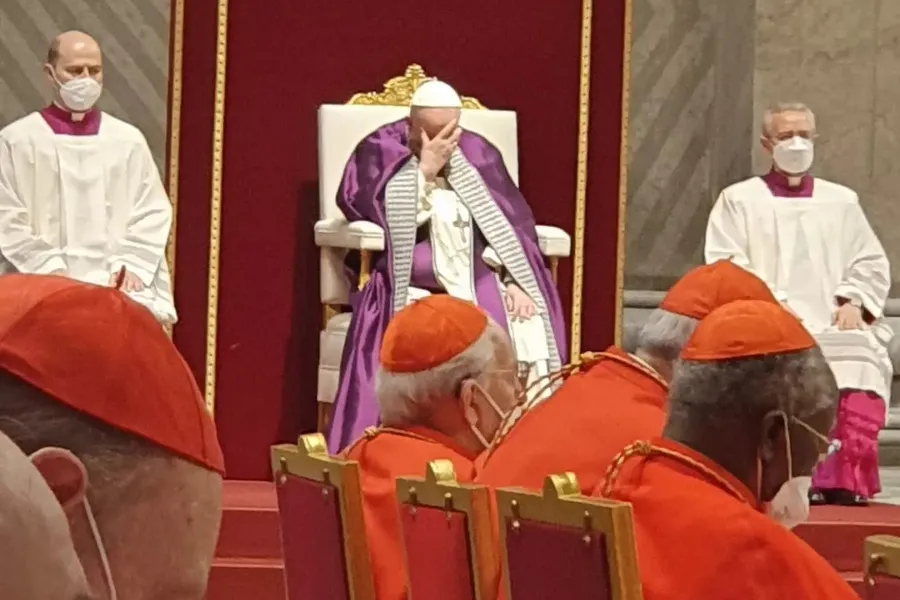Pope Francis prays during the penitential service at St. Peter's Basilica, March 25, 2022.?w=200&h=150