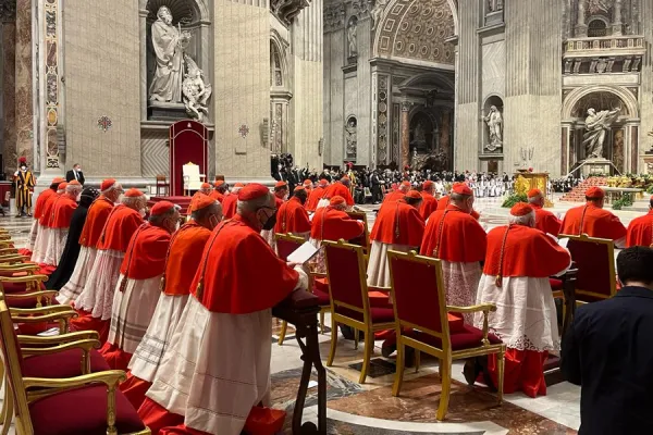 Cardinals and bishops kneel as Pope Francis reads the act of consecration. Courtney Mares/CNA.