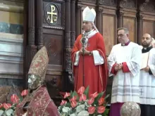 Archbishop Battaglia with the liquefied blood of Saint Januarius on Sept. 19, 2022