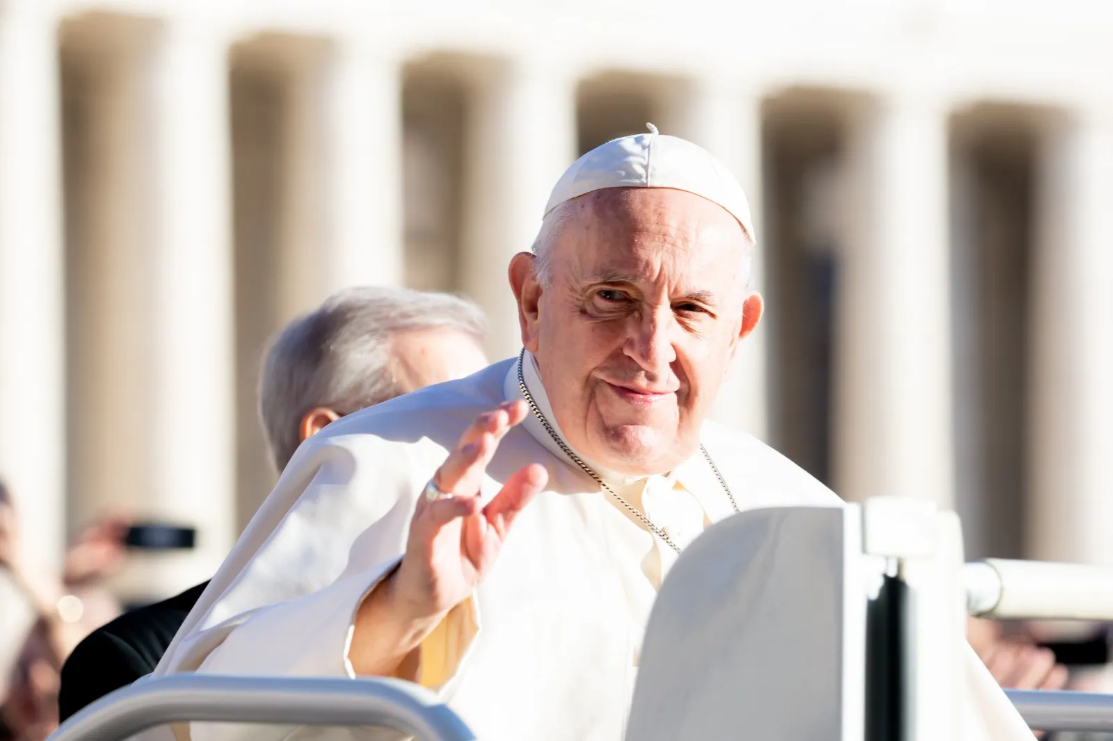 Pope Francis greets pilgrims on St. Peter's Square, Oct. 5 2022.?w=200&h=150