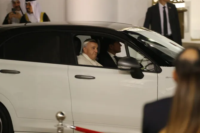 Pope Francis arriving in Bahrain