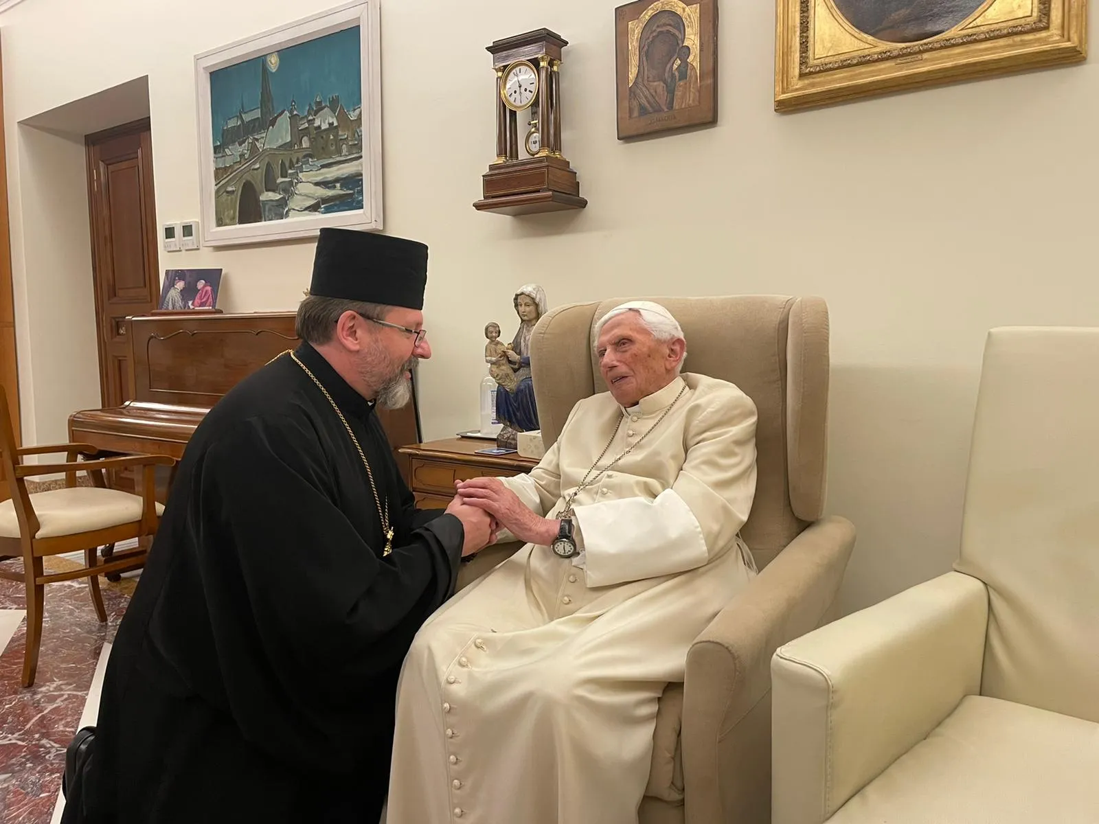 Benedict XVI tells Ukrainian archbishop: ‘I continue to pray for peace’