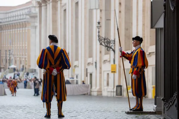 The Papal Swiss Guard at St. Peter's Square, Nov. 9, 2022. Daniel Ibáñez / CNA