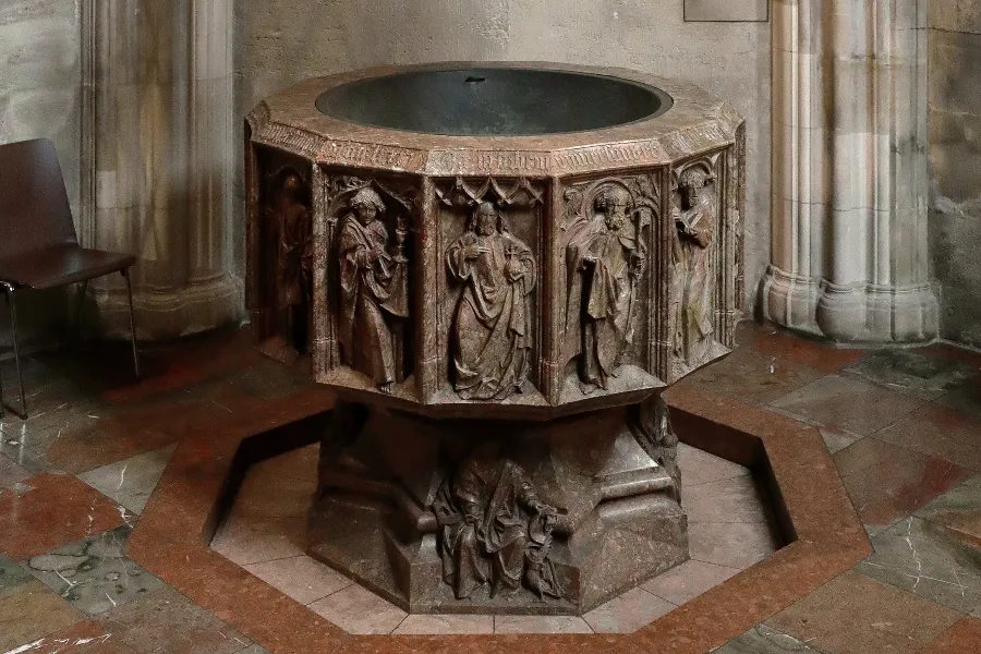 A baptismal font in St. Stephen’s Cathedral in Vienna, Austria.?w=200&h=150